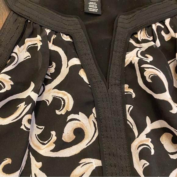 White House Black Market Black Tan Ruffled Tank Top Size Medium - Picture 3 of 9